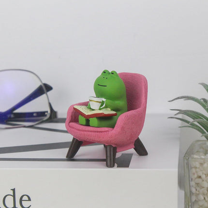 Miniature Frog Figurine – Cute Desk & Shelf Decoration, Pink Sofa Frog Gift