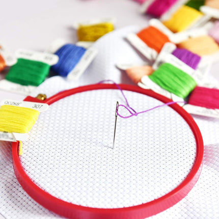 188PCS Embroidery Thread Set – Includes Floss Box, Bobbins & Cross Stitch Kit