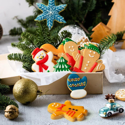 18-Piece Christmas Cookie Cutters – Stainless Steel Winter Shapes for Festive Baking