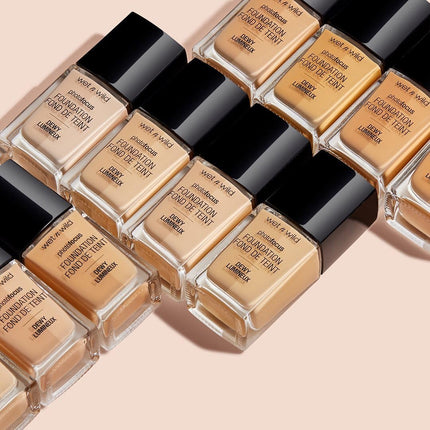Wild Dewy Liquid Foundation – Soft Beige, Photo Focus Makeup