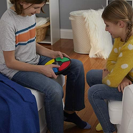 Hasbro Simon Handheld Game – Electronic Memory Challenge for Kids 8+
