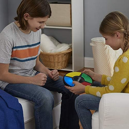 Hasbro Simon Handheld Game – Electronic Memory Challenge for Kids 8+