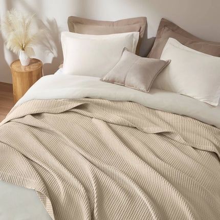 Waffle Weave Cotton Blanket – Soft & Cozy Throw for All Seasons